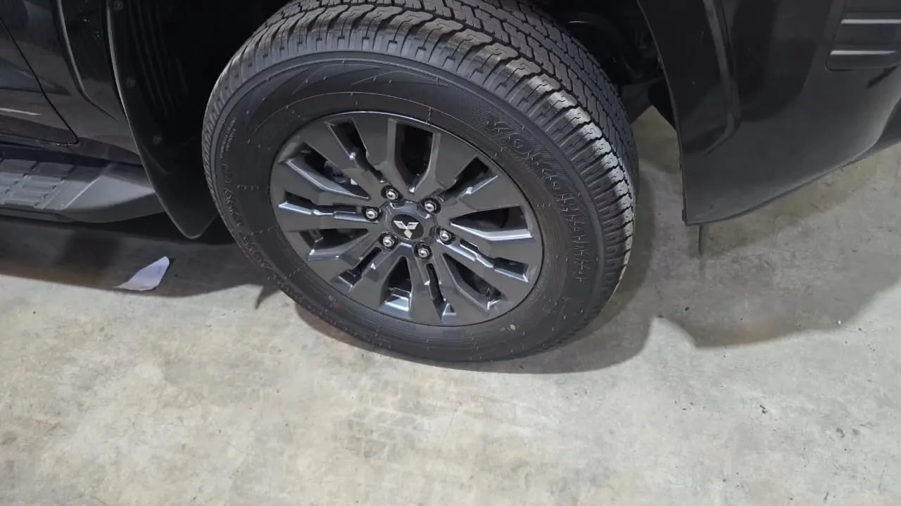 2027 Mitsubishi L200