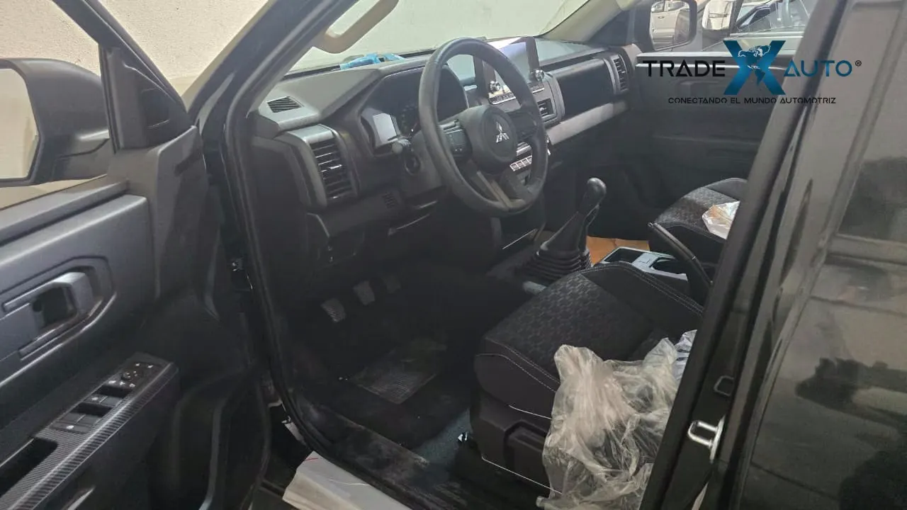2027 Mitsubishi L200