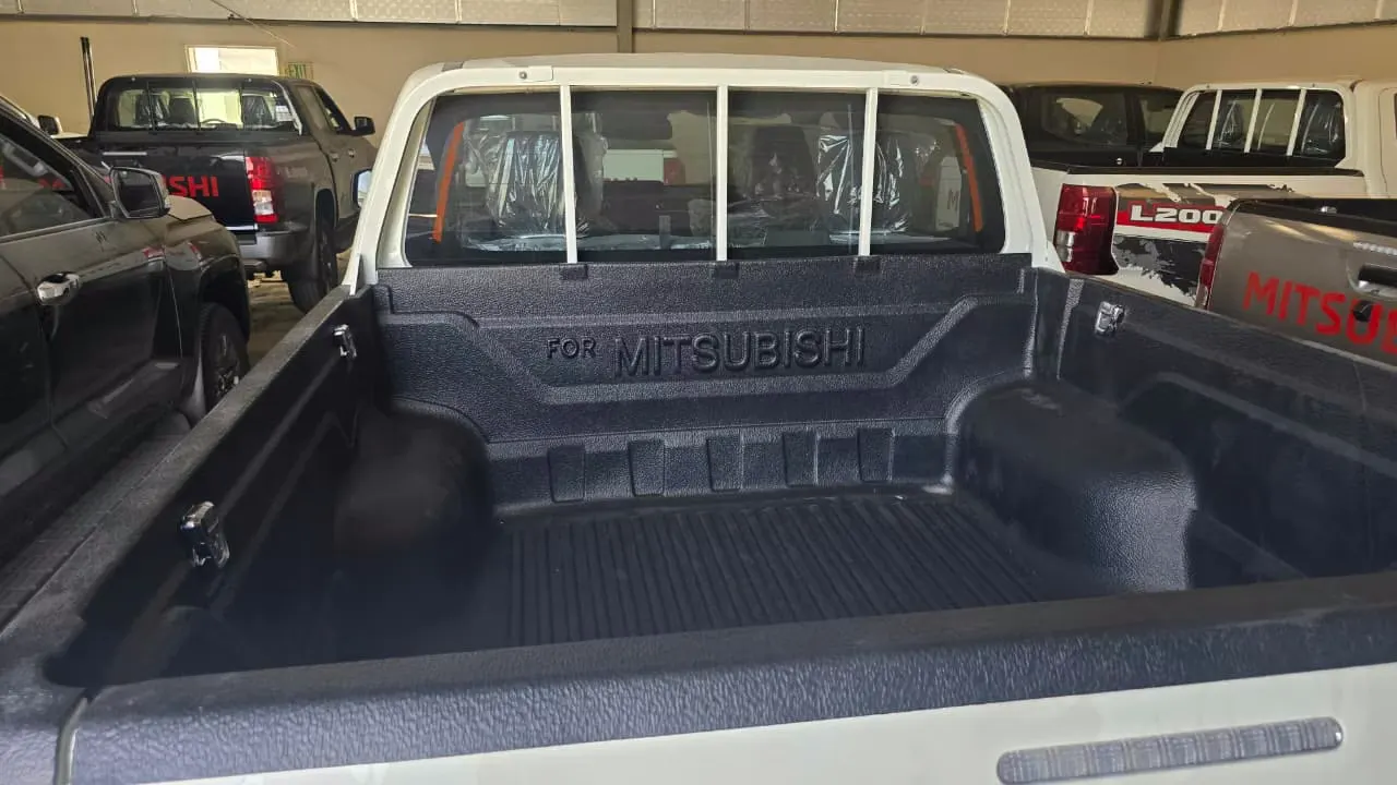 2027 Mitsubishi L200