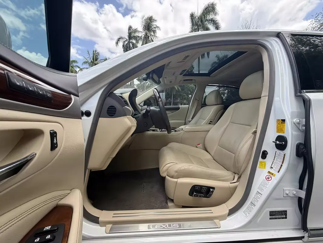 2013 Lexus LS