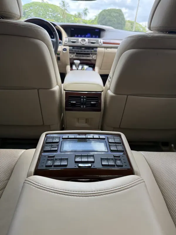 2013 Lexus LS