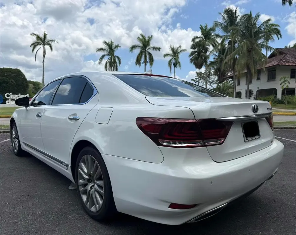2013 Lexus LS