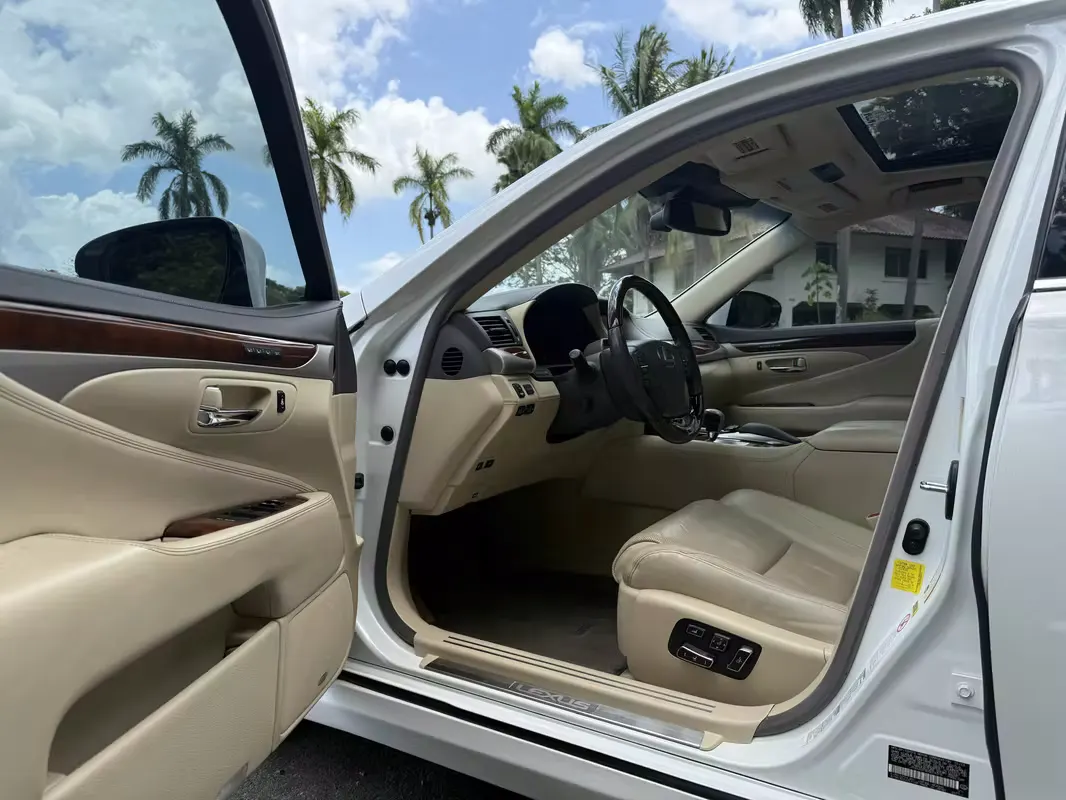 2013 Lexus LS