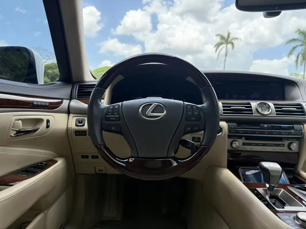 2013 Lexus LS