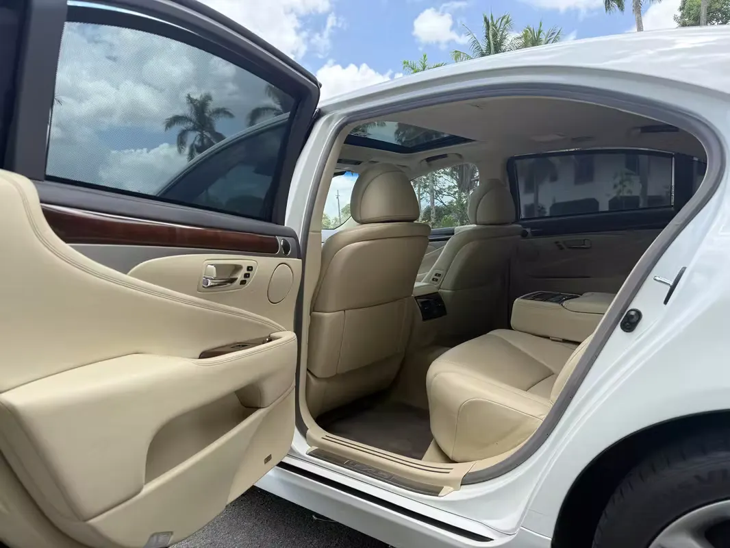 2013 Lexus LS