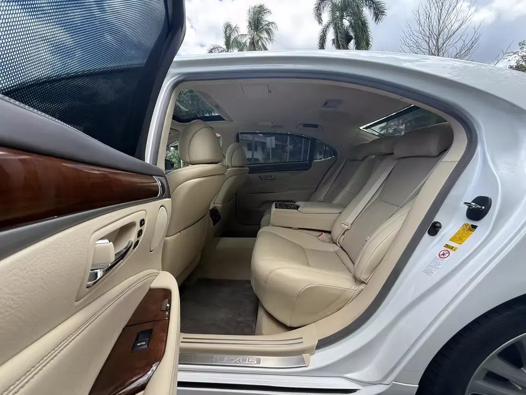 2013 Lexus LS