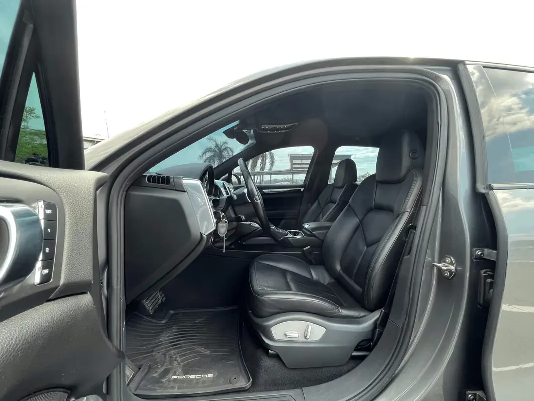 2012 Porsche Cayenne