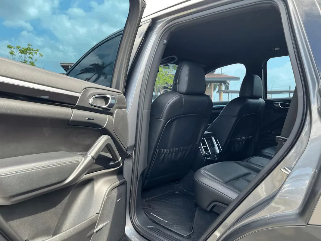 2012 Porsche Cayenne
