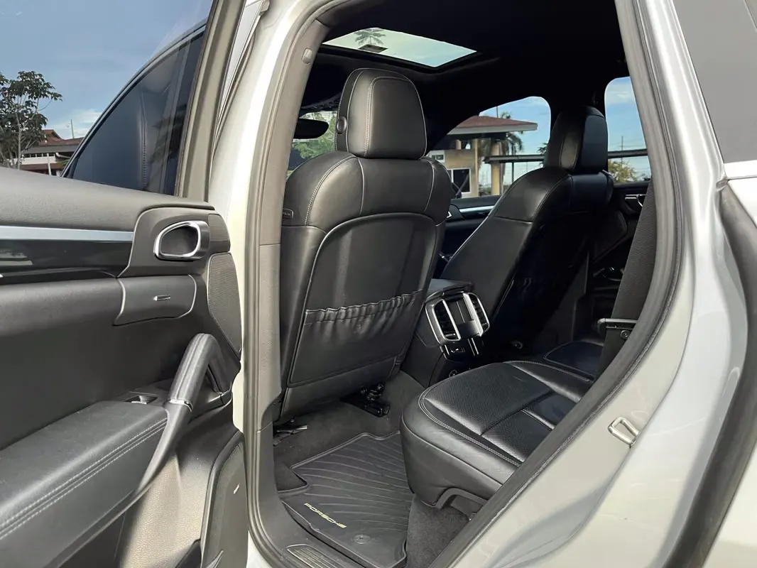 2011 Porsche Cayenne