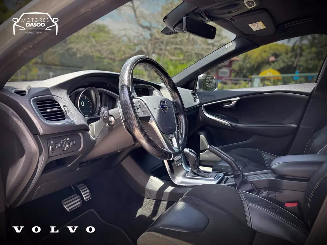 2016 Volvo V40
