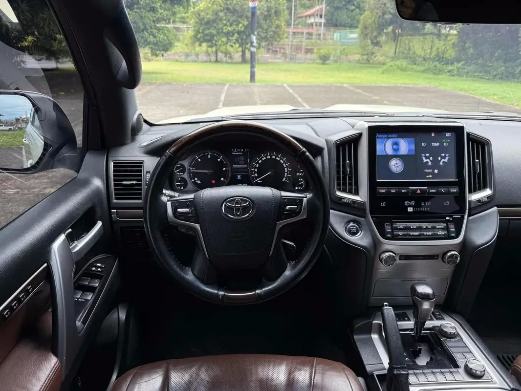 2019 Toyota Land Cruiser