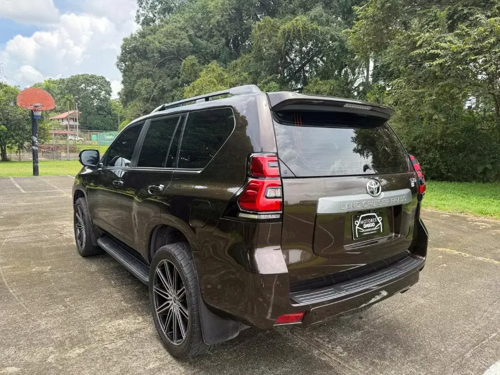 2019 Toyota Land Cruiser Prado