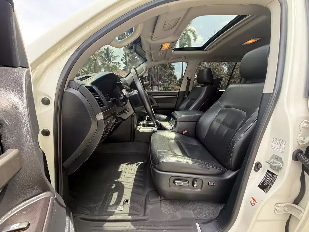 2019 Toyota Land Cruiser