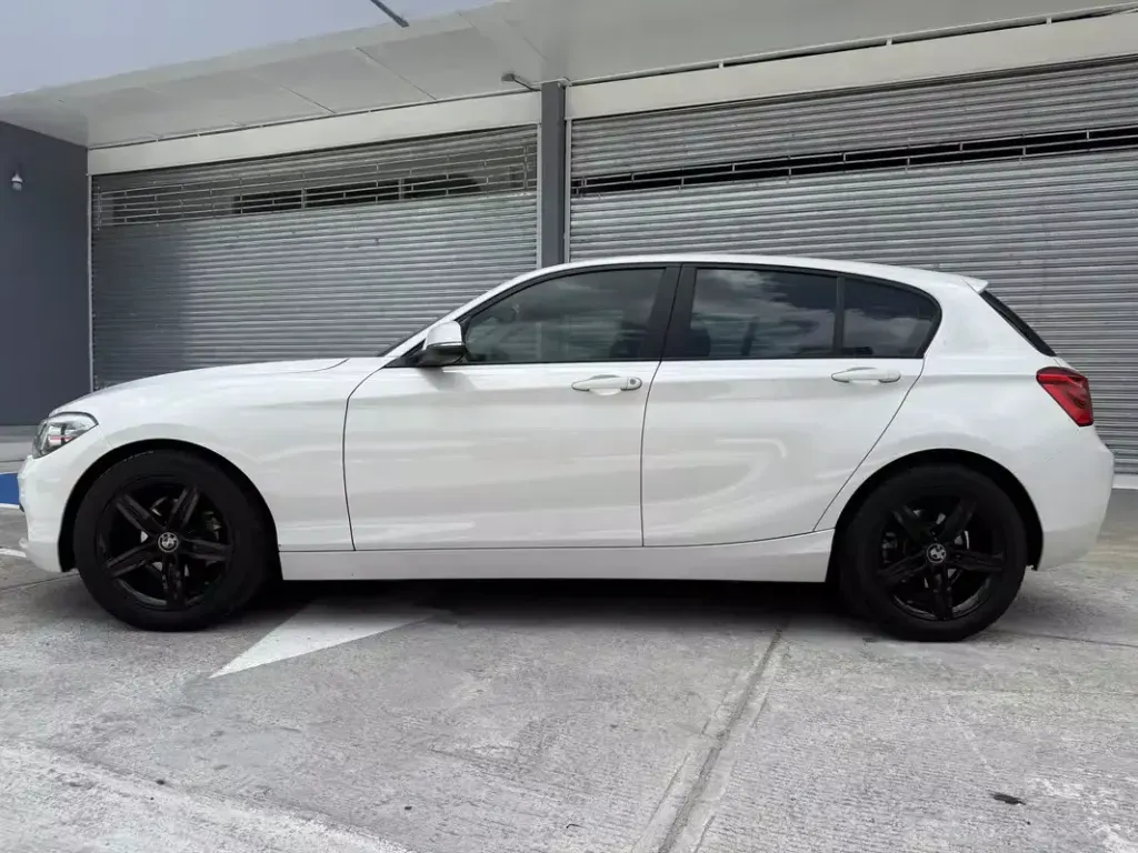 2017 BMW 118i