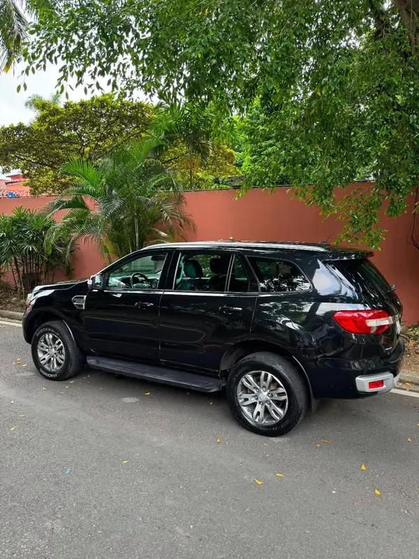 2016 Ford Everest