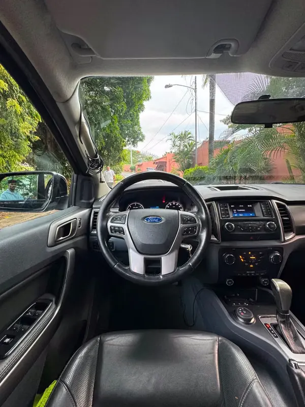 2016 Ford Everest