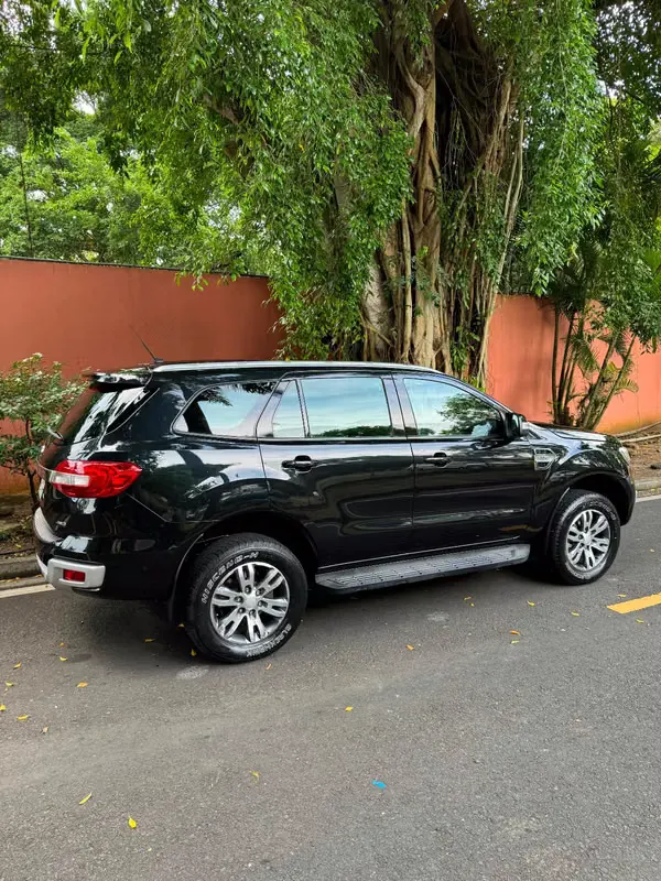 2016 Ford Everest