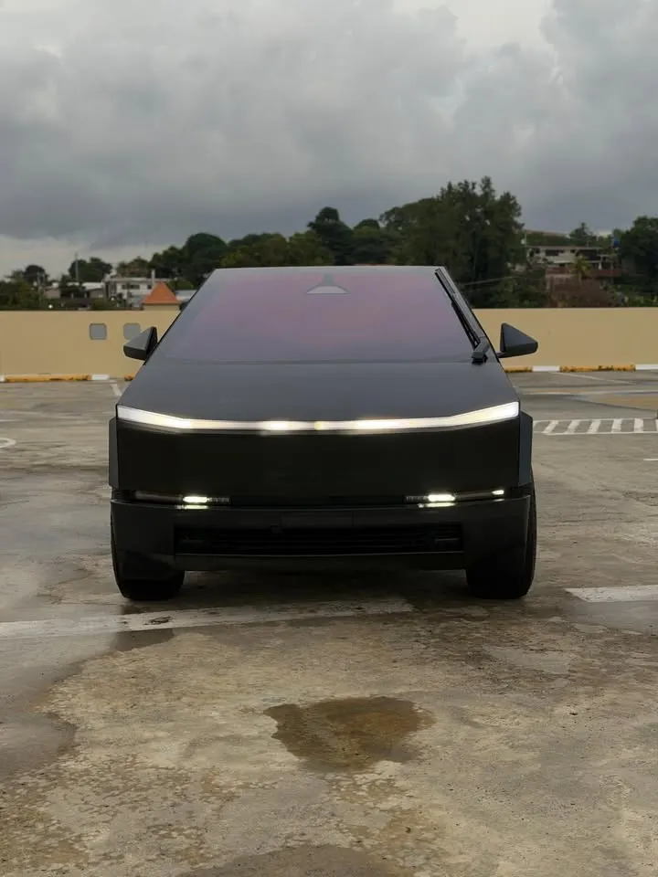 2025 Tesla Cybertruck
