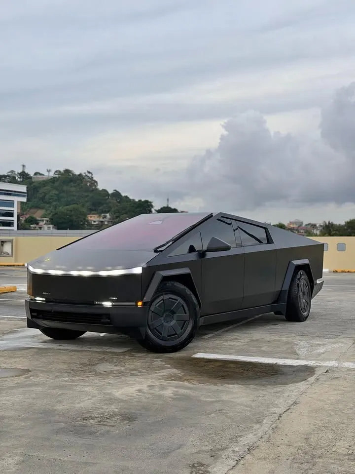 2025 Tesla Cybertruck