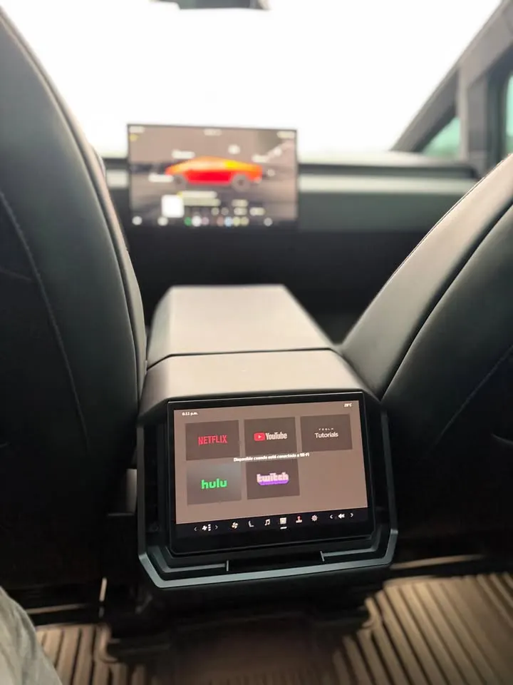 2025 Tesla Cybertruck