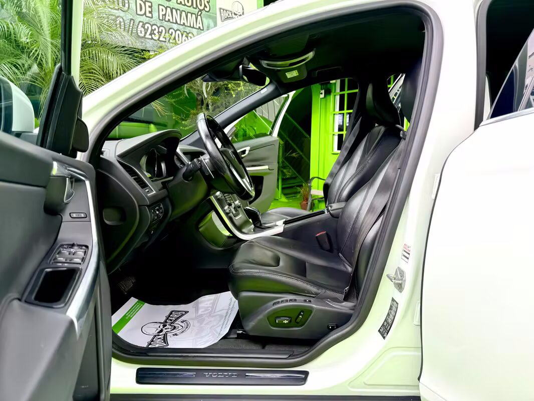 2016 Volvo XC60