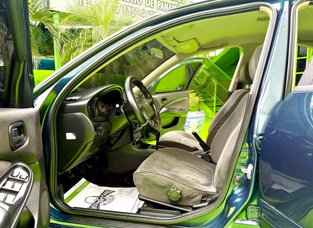 2004 Nissan Almera