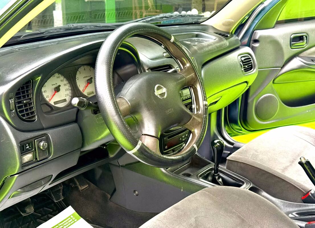 2004 Nissan Almera