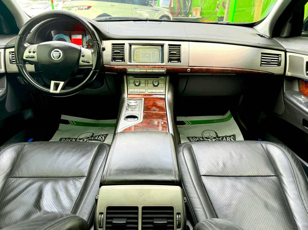 2011 Jaguar XF